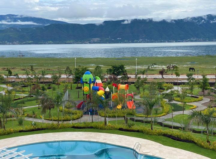 Hermosa Casa En Orilla Del Lago -Zona De Villedos- Сан-Кристобаль-Сапотитлан Экстерьер фото